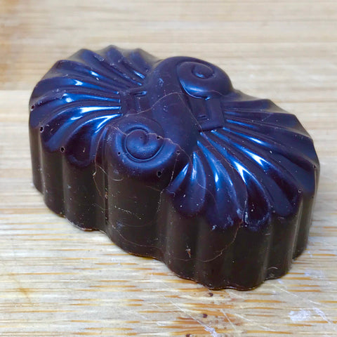 Handmade Dark chocolate with Blackcurrant fondant