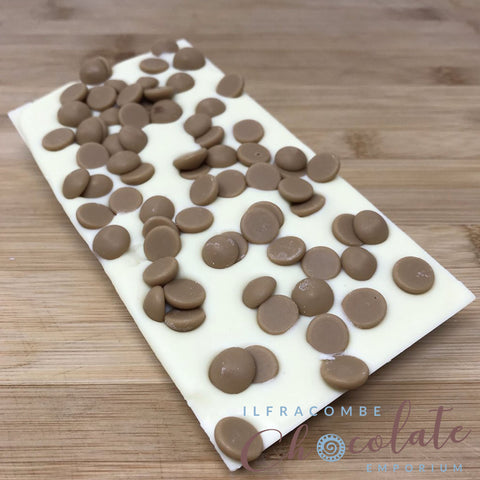 Deluxe White Chocolate Bar with Caramel Gold Drops